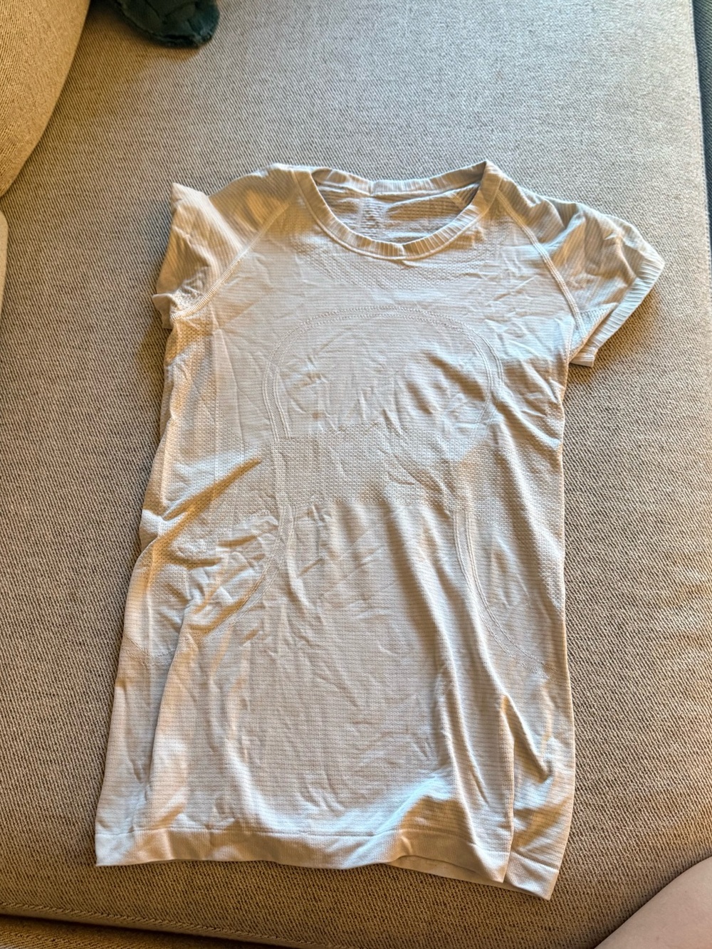Swiftly Tech Short-Sleeve Shirt - Hip Length